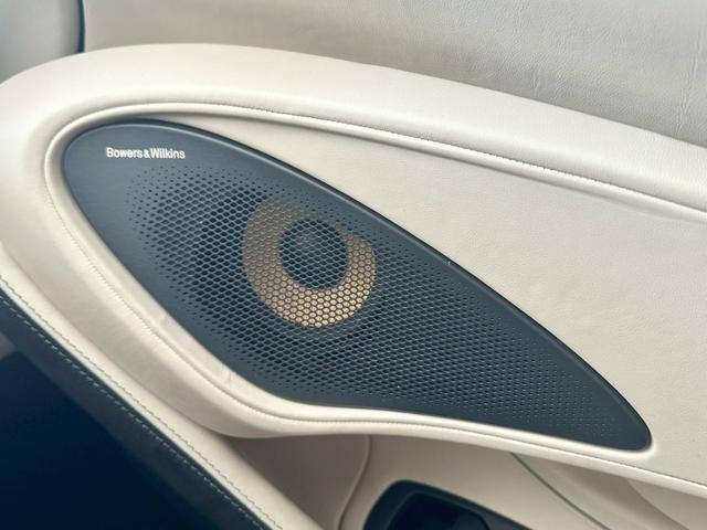 ５７０Ｓスパイダー ベースグレード　外装色「エリートペイント・ベガブルー」・内装色「カーボンブラック＆アーモンドホワイト」・スポーツエキゾースト・フロントリフター・ソフトクローズドア・ＭＳＯエアロブレード・セキュリティパック・ＥＴＣ（22枚目）