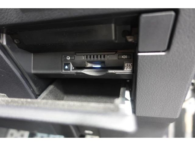 ＲＸ ＲＸ３００　Ｆスポーツ　全周囲カメラ　クリアランスソナー　オートクルーズコントロール　レーンアシスト　パワーシート　衝突被害軽減システム　ナビ　ＴＶ　オートライト　ＬＥＤヘッドランプ　電動リアゲート　アルミホイール（8枚目）