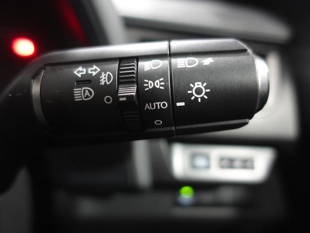 ＵＸ ＵＸ２５０ｈ　Ｆスポーツ　ドライブレコーダー　バックカメラ　クリアランスソナー　オートクルーズコントロール　レーンアシスト　衝突被害軽減システム　サンルーフ　ナビ　ＴＶ　オートマチックハイビーム　オートライト（7枚目）