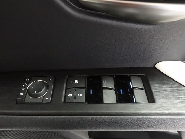 ＵＸ ＵＸ２５０ｈ　Ｆスポーツ　ドライブレコーダー　バックカメラ　クリアランスソナー　オートクルーズコントロール　レーンアシスト　衝突被害軽減システム　サンルーフ　ナビ　ＴＶ　オートマチックハイビーム　オートライト（8枚目）