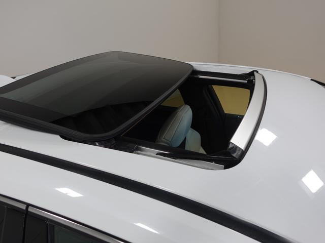 ＵＸ ＵＸ２５０ｈ　Ｆスポーツ　ドライブレコーダー　バックカメラ　クリアランスソナー　オートクルーズコントロール　レーンアシスト　衝突被害軽減システム　サンルーフ　ナビ　ＴＶ　オートマチックハイビーム　オートライト（17枚目）