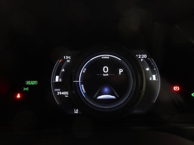 ＵＸ ＵＸ２５０ｈ　Ｆスポーツ　ドライブレコーダー　バックカメラ　クリアランスソナー　オートクルーズコントロール　レーンアシスト　衝突被害軽減システム　サンルーフ　ナビ　ＴＶ　オートマチックハイビーム　オートライト（19枚目）