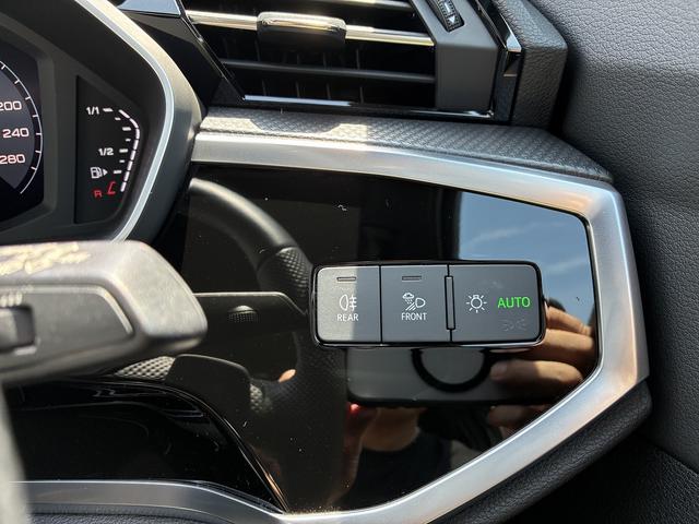 Ｑ３ ３５ＴＦＳＩ　Ｓライン　スマホ連動　レザーシート　ＴＶチューナー　認定中古車　正規ディーラー試乗車（9枚目）