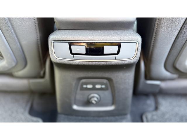 Ｑ４ ｅ－トロン ４０ｅ－トロン　Ｓ－ＬＩＮＥ　レザーシート　スマホ連動　認定中古車　正規ディーラー試乗車（11枚目）