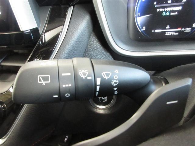 小雨時に便利な、時間調節機能付き間欠ワイパーです。