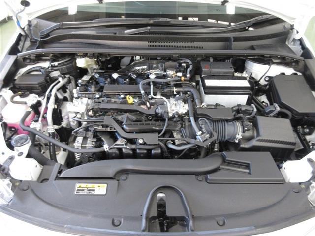 エンジンは新開発の２．０Ｌダイナミックフォースエンジン。熱効率は世界トップレベルの熱効率４０％を達成しました。