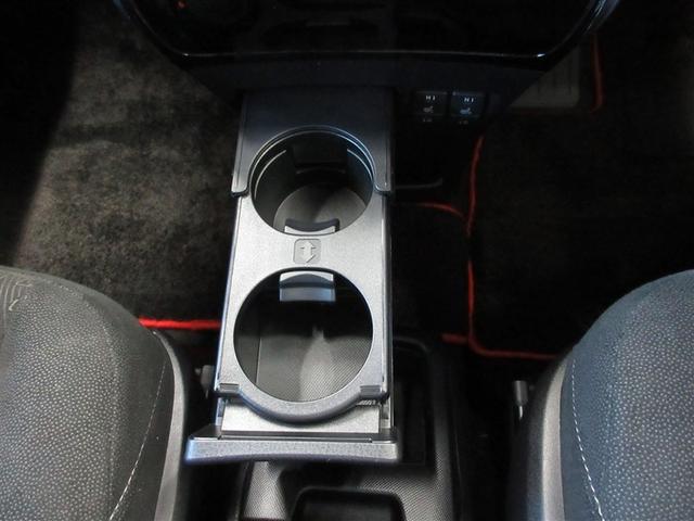 ノア ハイブリッドG フルセグ メモリーナビ DVD再生 ミュージックプレイヤー接続可 バックカメラ 衝突被害軽減システム ETC 両側電動スライド LEDヘッドランプ 乗車定員7人 3列シート ワンオーナー(17枚目)