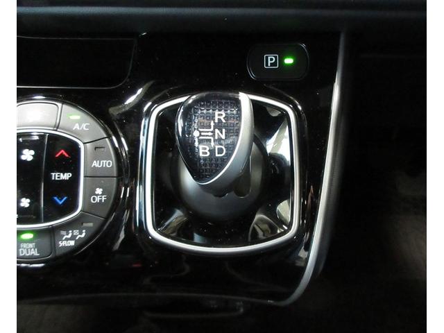 エスクァイア ハイブリッドＧｉ　ワンセグ　メモリーナビ　バックカメラ　衝突被害軽減システム　ＥＴＣ　ドラレコ　両側電動スライド　ＬＥＤヘッドランプ　乗車定員７人　３列シート　ワンオーナー　記録簿（16枚目）