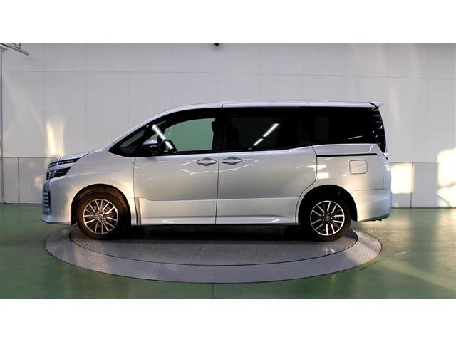 ヴォクシー ウエルキャブ　福祉車両　ワンセグ　メモリーナビ　ミュージックプレイヤー接続可　バックカメラ　衝突被害軽減システム　両側電動スライド　ＬＥＤヘッドランプ　乗車定員７人　アイドリングストップ（4枚目）