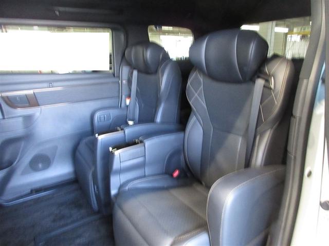 ヴェルファイア Ｚ　プレミア　４ＷＤ　革シート　サンルーフ　フルセグ　メモリーナビ　ミュージックプレイヤー接続可　後席モニター　バックカメラ　衝突被害軽減システム　ＥＴＣ　両側電動スライド　ＬＥＤヘッドランプ　乗車定員７人（29枚目）