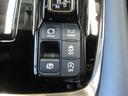 Ｚ　プレミア　４ＷＤ　革シート　サンルーフ　フルセグ　メモリーナビ　ミュージックプレイヤー接続可　後席モニター　バックカメラ　衝突被害軽減システム　ＥＴＣ　両側電動スライド　ＬＥＤヘッドランプ　乗車定員７人（17枚目）
