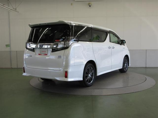 ヴェルファイアハイブリッド ＺＲ　４ＷＤ　フルセグ　メモリーナビ　ＤＶＤ再生　ミュージックプレイヤー接続可　後席モニター　バックカメラ　衝突被害軽減システム　ＥＴＣ　両側電動スライド　ＬＥＤヘッドランプ　乗車定員７人　３列シート（6枚目）