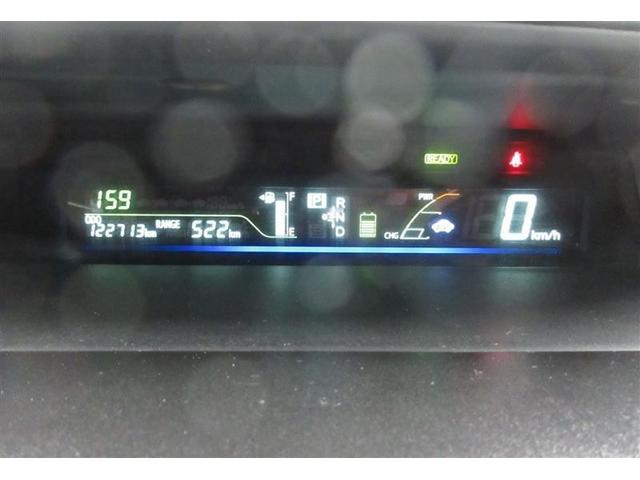 前方の道路とメーター表示が一つの視界にとらえられ、焦点を合わせやすい遠視点センターメーターを採用。