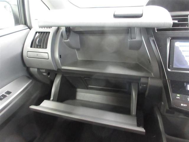 助手席アッパーボックス＆いろいろ入るグローブボックスです。