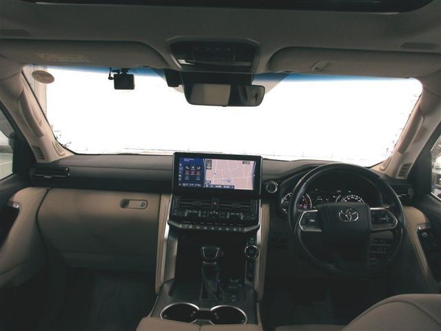 走行・駆動系スイッチを集約し、モニターと合わせて操作しやすい最適な位置に配置。