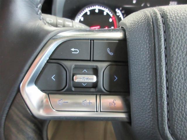 オーディオをコントロールできるステアリングスイッチです。