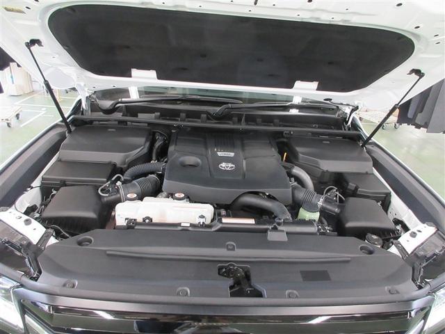 新開発の３．５ＬガソリンエンジンはＶ６ツインターボ。最高出力　３０５ｋＷ（４１５ＰＳ）／最大トルク６５０Ｎ・ｍを発生します。