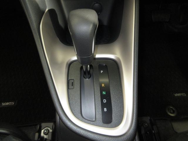 ヤリス Ｚ　メモリーナビ　ミュージックプレイヤー接続可　バックカメラ　衝突被害軽減システム　ＥＴＣ　ＬＥＤヘッドランプ　ワンオーナー（16枚目）