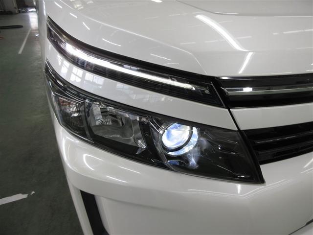 ヴォクシー Ｖ　４ＷＤ　フルセグ　メモリーナビ　ＤＶＤ再生　ミュージックプレイヤー接続可　後席モニター　バックカメラ　衝突被害軽減システム　ＥＴＣ　電動スライドドア　ＬＥＤヘッドランプ　ウオークスルー　乗車定員７人（7枚目）