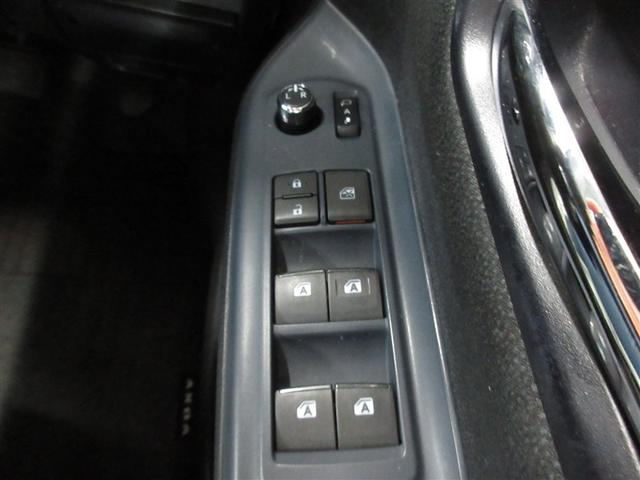 ヴォクシー Ｖ　４ＷＤ　フルセグ　メモリーナビ　ＤＶＤ再生　ミュージックプレイヤー接続可　後席モニター　バックカメラ　衝突被害軽減システム　ＥＴＣ　電動スライドドア　ＬＥＤヘッドランプ　ウオークスルー　乗車定員７人（24枚目）