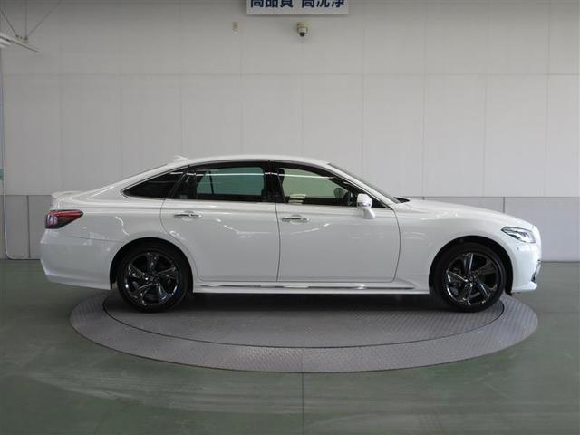 重量物のパワーユニットや乗員を低く配置したＴＮＧＡに基づく低重心パッケージを採用。