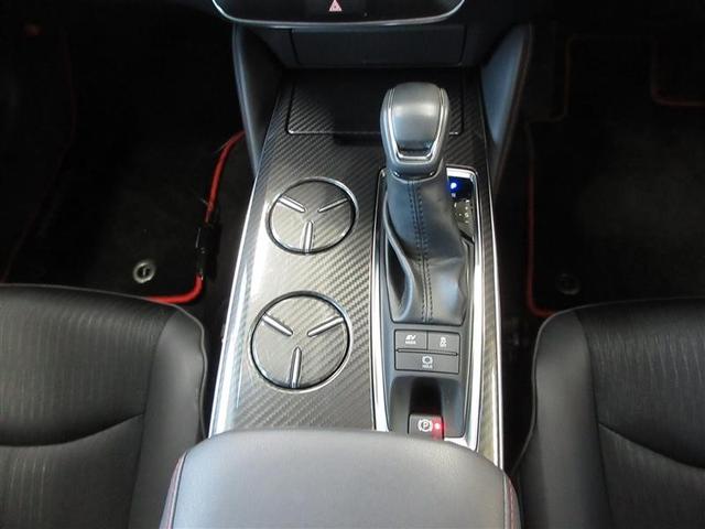 マニュアル感覚でチェンジできる６速シーケンシャルシフトマチック＆パドルシフトを装備。