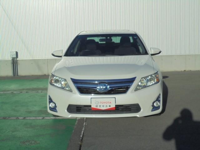 カムリ ハイブリッド　Ｇパッケージ　サンルーフ　フルセグ　メモリーナビ　ＤＶＤ再生　ミュージックプレイヤー接続可　バックカメラ　ＥＴＣ　ＨＩＤヘッドライト（4枚目）