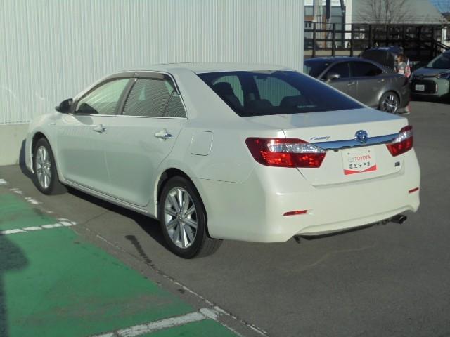 カムリ ハイブリッド　Ｇパッケージ　サンルーフ　フルセグ　メモリーナビ　ＤＶＤ再生　ミュージックプレイヤー接続可　バックカメラ　ＥＴＣ　ＨＩＤヘッドライト（6枚目）