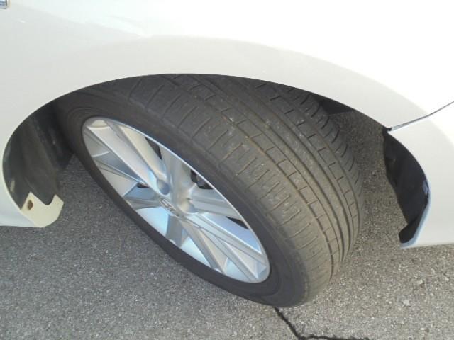 カムリ ハイブリッド　Ｇパッケージ　サンルーフ　フルセグ　メモリーナビ　ＤＶＤ再生　ミュージックプレイヤー接続可　バックカメラ　ＥＴＣ　ＨＩＤヘッドライト（17枚目）