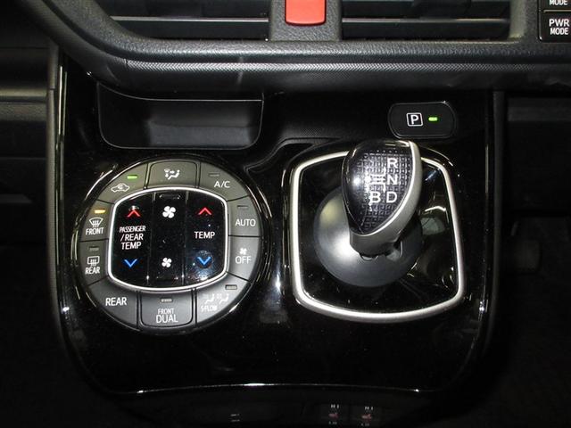 ノア ハイブリッドＳｉ　フルセグ　メモリーナビ　ＤＶＤ再生　ミュージックプレイヤー接続可　後席モニター　バックカメラ　衝突被害軽減システム　両側電動スライド　ＬＥＤヘッドランプ　乗車定員７人　３列シート　ワンオーナー　記録簿（17枚目）