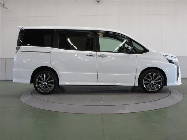 ヴォクシー ZS 煌II 4WD フルセグ メモリーナビ DVD再生 ミュージックプレイヤー接続可 後席モニター バックカメラ 衝突被害軽減システム ETC ドラレコ 両側電動スライド LEDヘッドランプ ウオークスルー(5枚目)