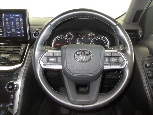 ランドクルーザー ＡＸ　４ＷＤ　フルセグ　メモリーナビ　ミュージックプレイヤー接続可　バックカメラ　衝突被害軽減システム　ＥＴＣ　ドラレコ　ＬＥＤヘッドランプ　乗車定員７人　３列シート　ワンオーナー（9枚目）