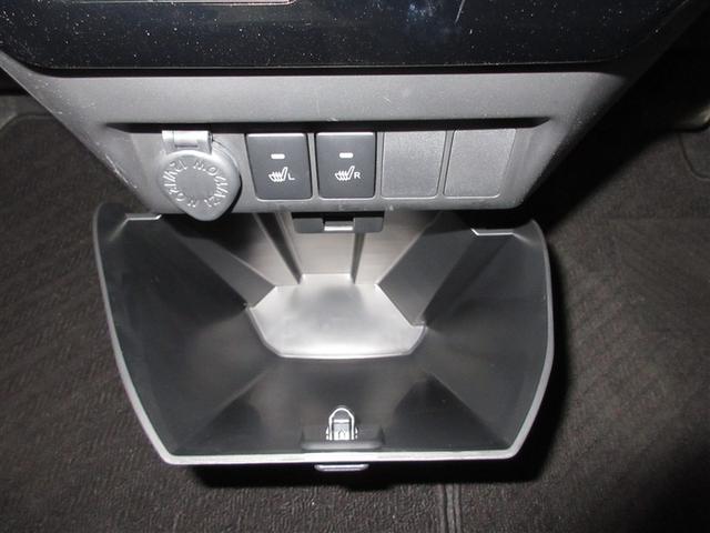 ルーミー カスタムＧ　フルセグ　ミュージックプレイヤー接続可　バックカメラ　衝突被害軽減システム　ＥＴＣ　両側電動スライド　ＬＥＤヘッドランプ　アイドリングストップ（18枚目）