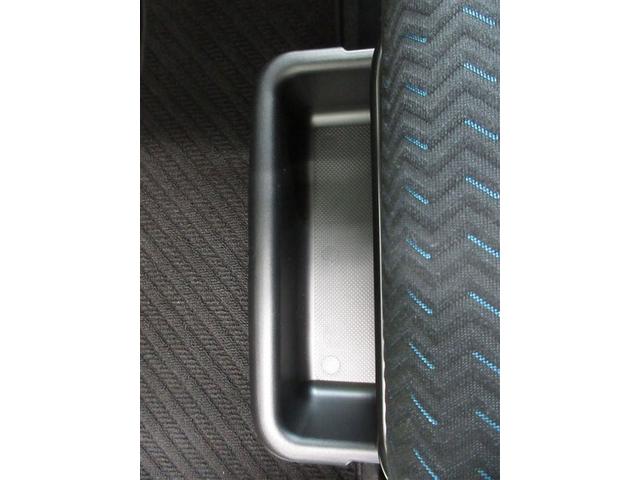 ルーミー カスタムＧ　４ＷＤ　フルセグ　ミュージックプレイヤー接続可　衝突被害軽減システム　ＥＴＣ　両側電動スライド　ＬＥＤヘッドランプ　ウオークスルー　アイドリングストップ（29枚目）