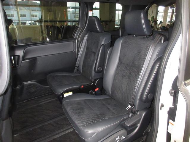 ヴォクシー ＺＳ　煌ＩＩＩ　４ＷＤ　フルセグ　メモリーナビ　ＤＶＤ再生　ミュージックプレイヤー接続可　バックカメラ　衝突被害軽減システム　ＥＴＣ　両側電動スライド　ＬＥＤヘッドランプ　ウオークスルー　乗車定員７人　３列シート（26枚目）