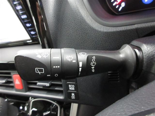 ヴォクシー ＺＳ　煌ＩＩ　ワンセグ　メモリーナビ　ミュージックプレイヤー接続可　バックカメラ　衝突被害軽減システム　ＥＴＣ　両側電動スライド　ＬＥＤヘッドランプ　乗車定員７人　３列シート　ワンオーナー　アイドリングストップ（17枚目）