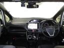 ヴォクシー ＺＳ　煌ＩＩＩ　４ＷＤ　フルセグ　メモリーナビ　ＤＶＤ再生　ミュージックプレイヤー接続可　バックカメラ　衝突被害軽減システム　ＥＴＣ　両側電動スライド　ＬＥＤヘッドランプ　ウオークスルー　乗車定員７人　３列シート（8枚目）