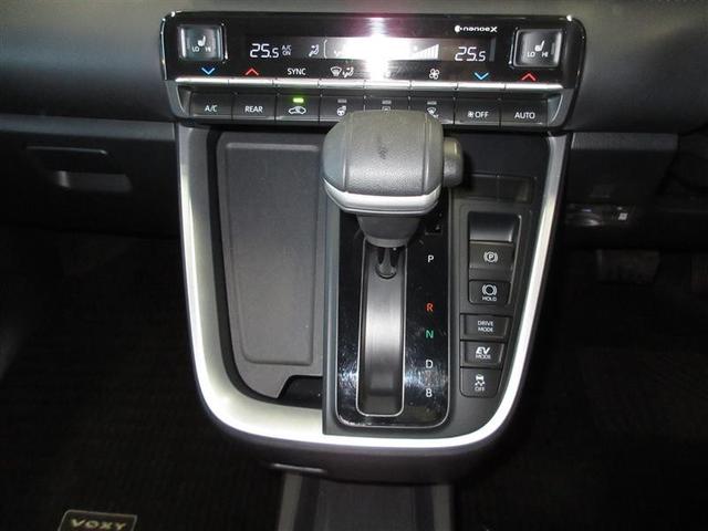 ヴォクシー ハイブリッドS-Z 4WD フルセグ メモリーナビ DVD再生 ミュージックプレイヤー接続可 バックカメラ 衝突被害軽減システム ETC 両側電動スライド LEDヘッドランプ 乗車定員7人 3列シート ワンオーナー(17枚目)