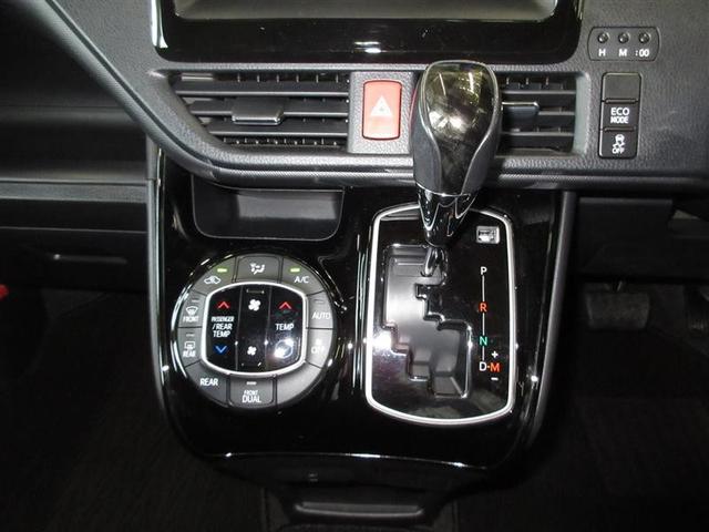 左右独立温度コントロールが可能なフルオートエアコン装備。シフトはマニュアル感覚でシフトできる７速シーケンシャルマチックです。
