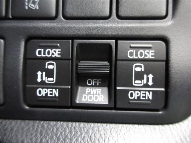 室内のスイッチで運転席から開閉ができる、パワースライドドアが付いています。（安心の挟み込み防止機能付）
