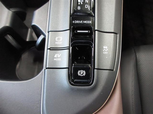 クラウンクロスオーバー Gアドバンスド・レザーパッケージ 4WD 革シート フルセグ ミュージックプレイヤー接続可 バックカメラ 衝突被害軽減システム ETC ドラレコ LEDヘッドランプ 記録簿(17枚目)