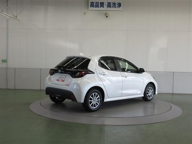 ヤリス Ｘ　ミュージックプレイヤー接続可　バックカメラ　衝突被害軽減システム　ワンオーナー　記録簿（6枚目）