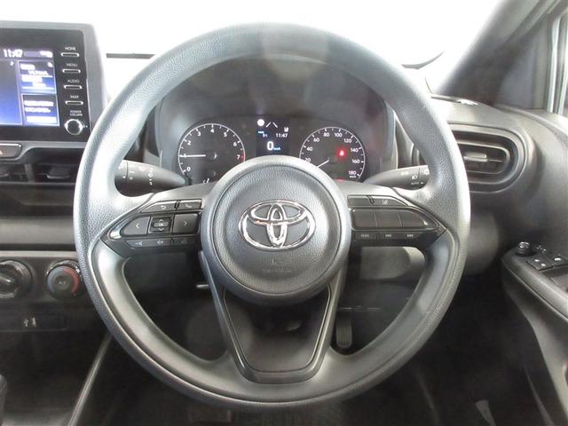 ヤリス Ｘ　ミュージックプレイヤー接続可　バックカメラ　衝突被害軽減システム　ワンオーナー　記録簿（9枚目）