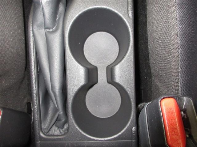 ヤリス Ｘ　ミュージックプレイヤー接続可　バックカメラ　衝突被害軽減システム　ワンオーナー　記録簿（18枚目）