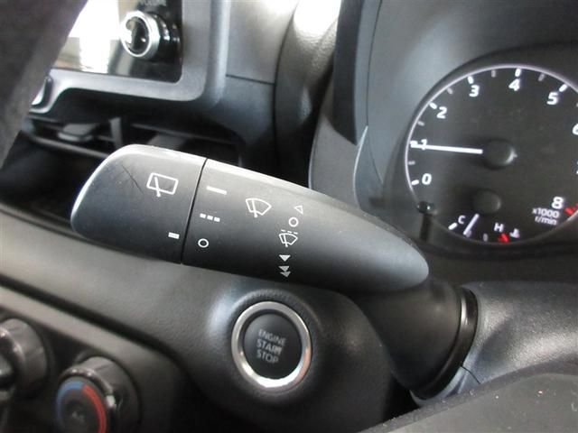 ヤリス Ｘ　ミュージックプレイヤー接続可　バックカメラ　衝突被害軽減システム　ワンオーナー　記録簿（23枚目）