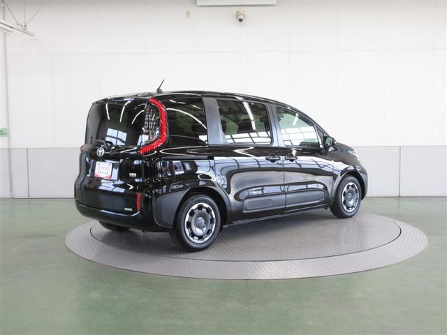 シエンタ ハイブリッドＺ　フルセグ　メモリーナビ　ミュージックプレイヤー接続可　バックカメラ　衝突被害軽減システム　ＥＴＣ　ドラレコ　両側電動スライド　ＬＥＤヘッドランプ　ウオークスルー　乗車定員７人　３列シート（6枚目）