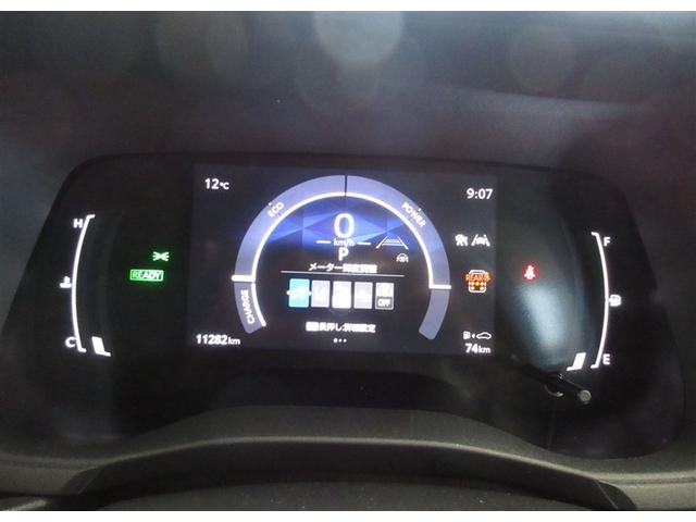 シエンタ ハイブリッドＺ　フルセグ　メモリーナビ　ミュージックプレイヤー接続可　バックカメラ　衝突被害軽減システム　ＥＴＣ　ドラレコ　両側電動スライド　ＬＥＤヘッドランプ　ウオークスルー　乗車定員７人　３列シート（11枚目）