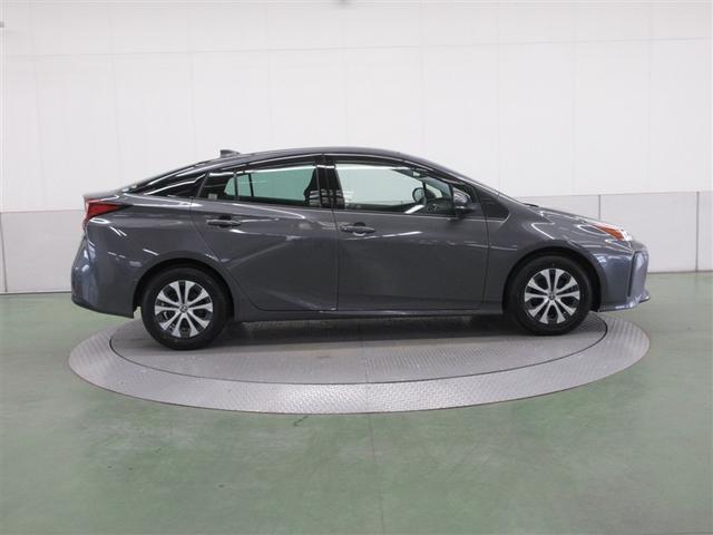 プリウス Ａ　４ＷＤ　フルセグ　メモリーナビ　ＤＶＤ再生　ミュージックプレイヤー接続可　バックカメラ　衝突被害軽減システム　ＥＴＣ　ＬＥＤヘッドランプ　ワンオーナー　記録簿（5枚目）