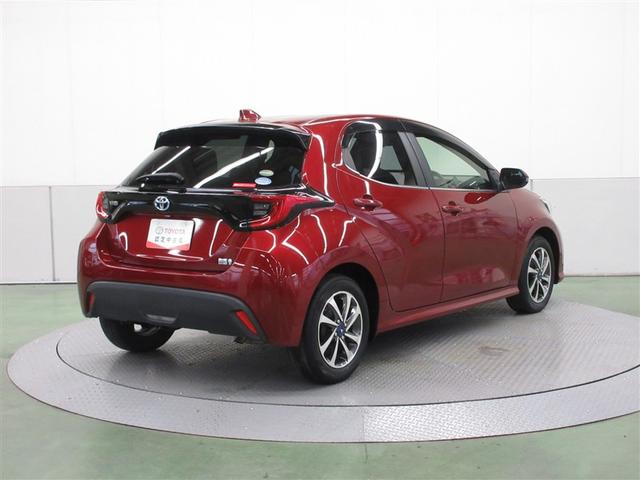 ヤリス ハイブリッドＺ　フルセグ　メモリーナビ　ＤＶＤ再生　ミュージックプレイヤー接続可　バックカメラ　衝突被害軽減システム　ＥＴＣ　ＬＥＤヘッドランプ　ワンオーナー　記録簿（6枚目）