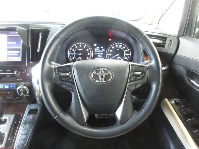 アルファード ２．５Ｘ　４ＷＤ　フルセグ　メモリーナビ　ＤＶＤ再生　ミュージックプレイヤー接続可　後席モニター　バックカメラ　衝突被害軽減システム　ＥＴＣ　両側電動スライド　ＬＥＤヘッドランプ　乗車定員８人　３列シート（9枚目）